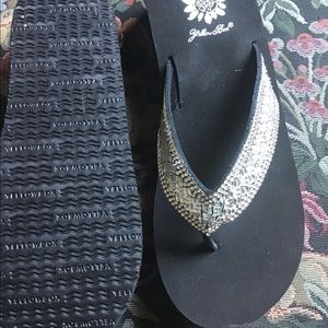 NWOT Yellowbox Jewel Flip Flops Size 8